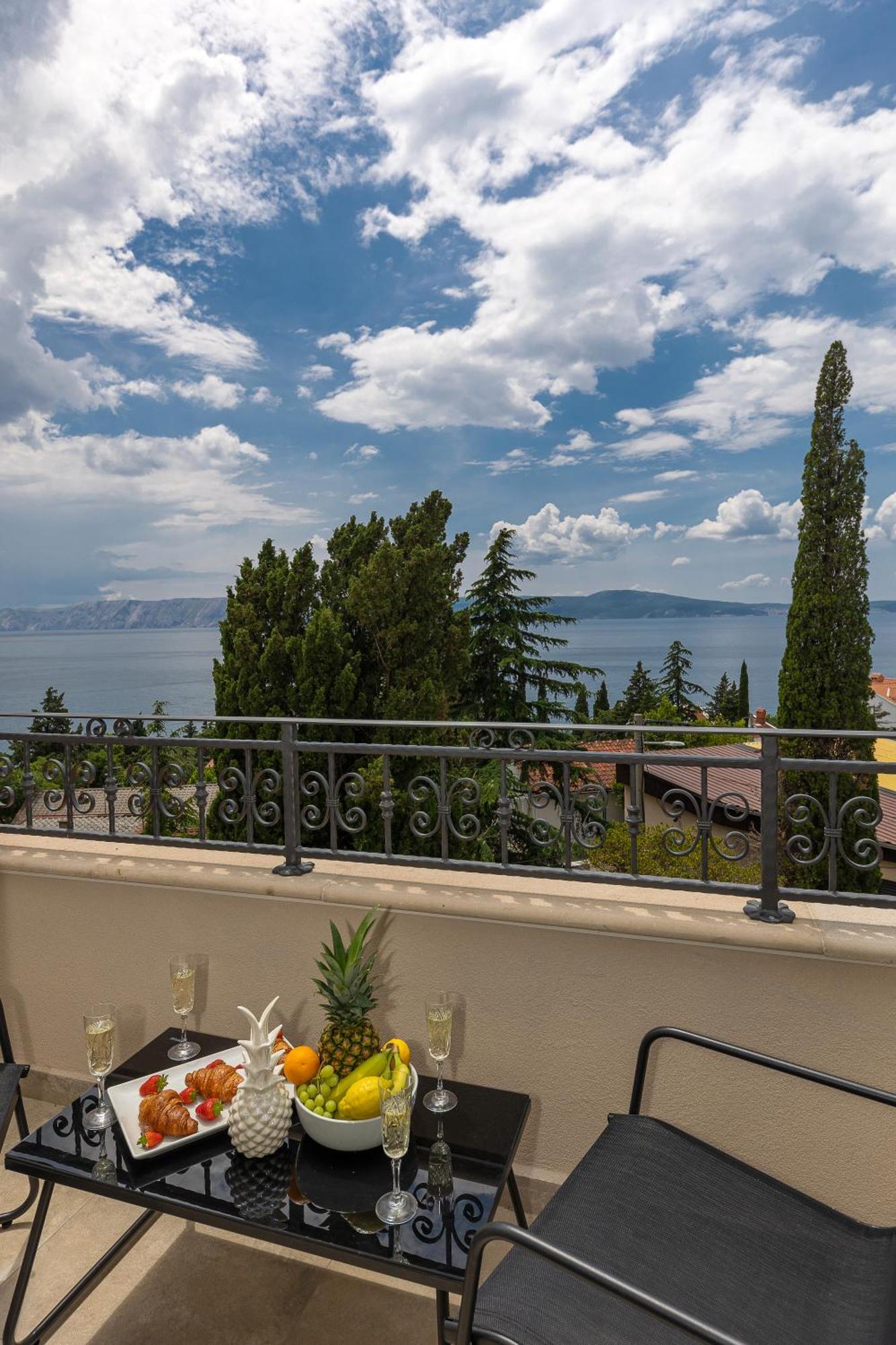 Sea House Lea Apartman Novi Vinodolski Kültér fotó